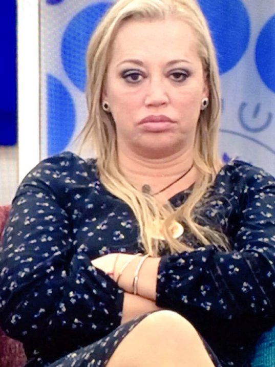 sandraricomoren's tweet photo. Yo esta noche a las 23:59 vs yo esta noche a las 00:01 https://t.co/sK0q4D6Gne