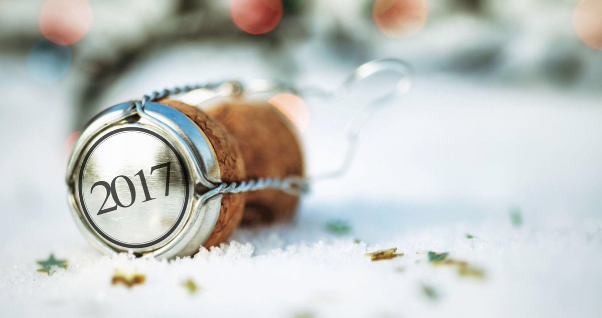 SStylesFlorist's tweet photo. 10 New Year's Eve hosting tips to steal from interior designers on @HB https://t.co/MYM7oH8sQ2 https://t.co/9TEbvOUwBN