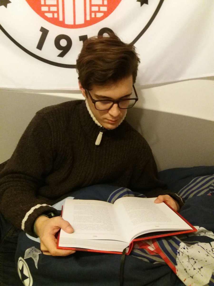 TrailerALAQUAS's tweet image. #CECVContemLecturaAVL
Llegim a les nostres llars.