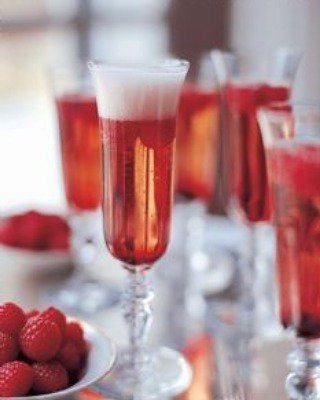 Today (as promised) I would love to share with you a sure-fire crowd pleasing cocktail rec… ift.tt/2hzzgD8