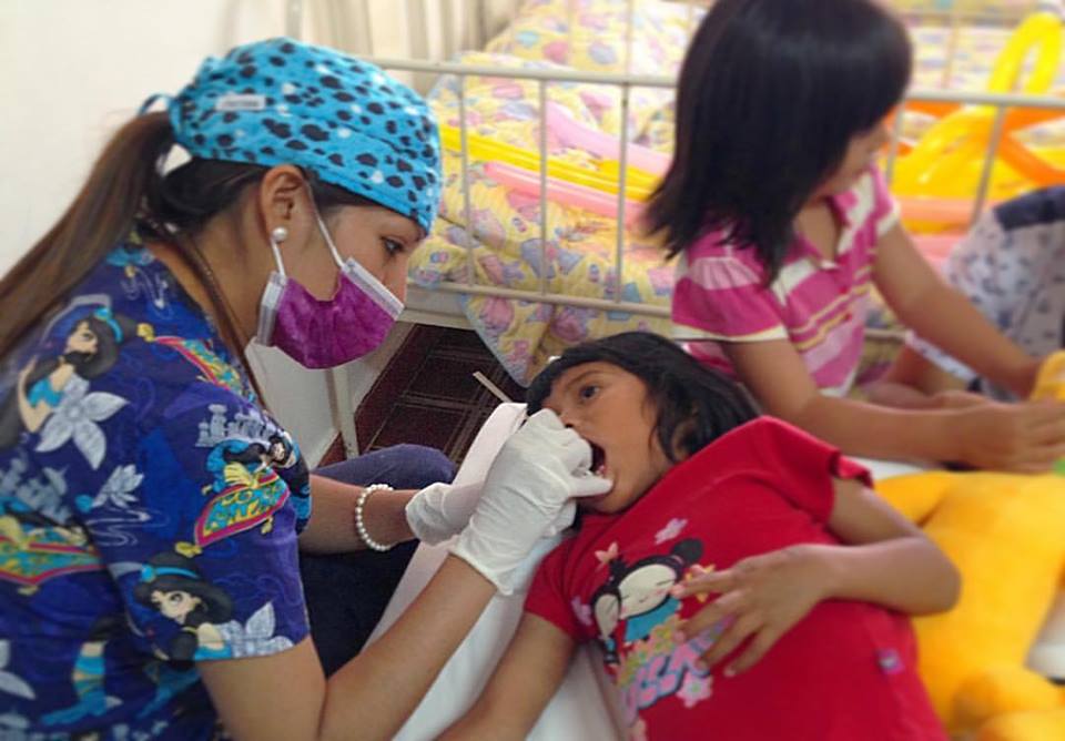 anbuka88's tweet photo. @DentoLima @doctoryanapay #Niños del albergue fueron atendidos gratuitamente. Gracias a todas las personas que colaboraron con esta #campaña https://t.co/0lLk3f6qr5