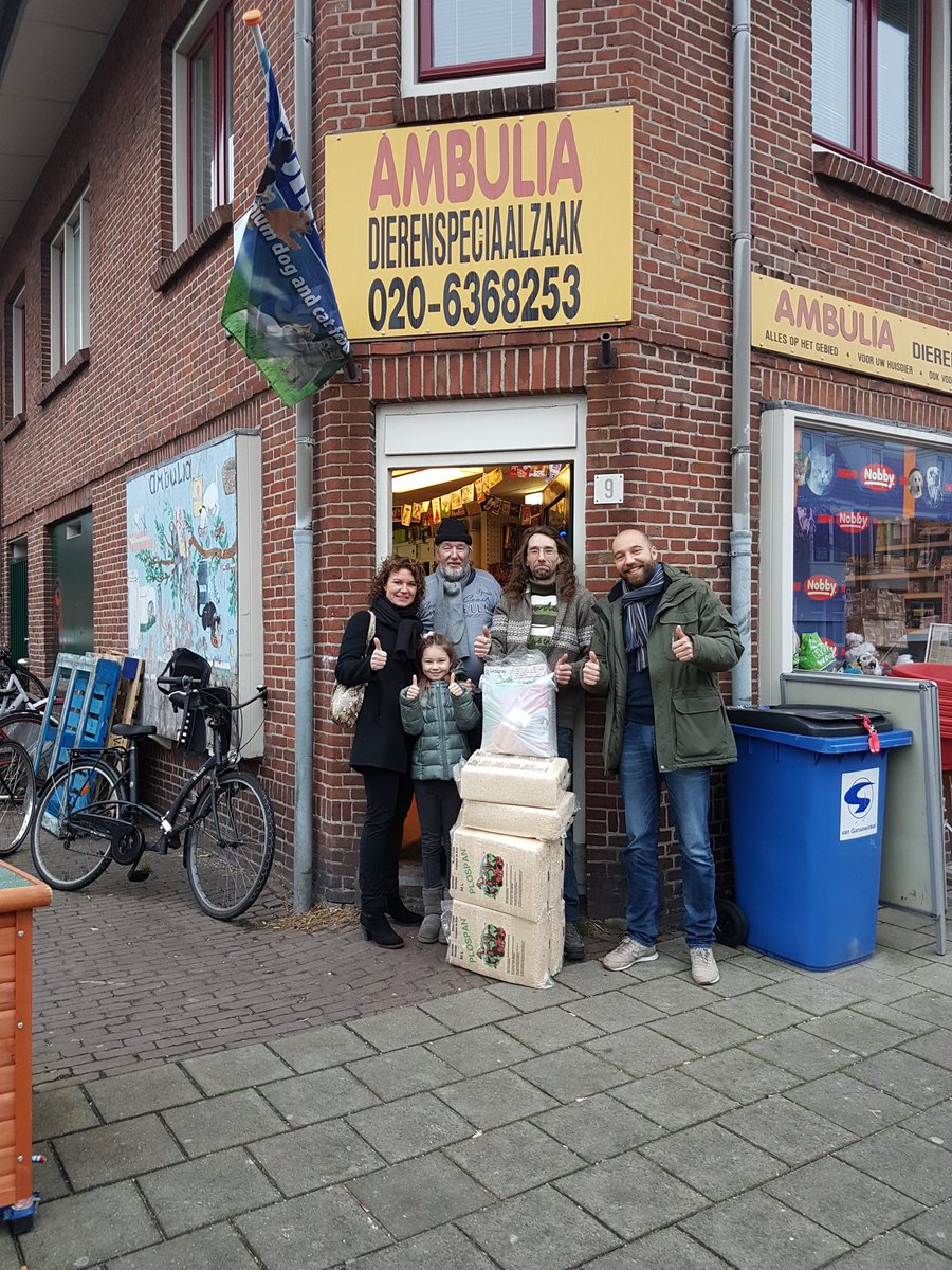 kirstenvdissel's tweet photo. Wij rijden graag vanuit Scheveningen om voor Dennis! Speciaalzaak voor alle huisdieren #ambulia @omroephuman #schuldig https://t.co/exB2VkIwJZ