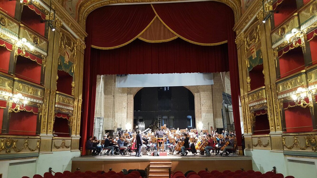 Le prove dell'Orchestra Filarmonica Salernitana "Giuseppe Verdi" che domani, alle ore 12 a #Ravello, darà il benvenuto al #capodanno 2017.