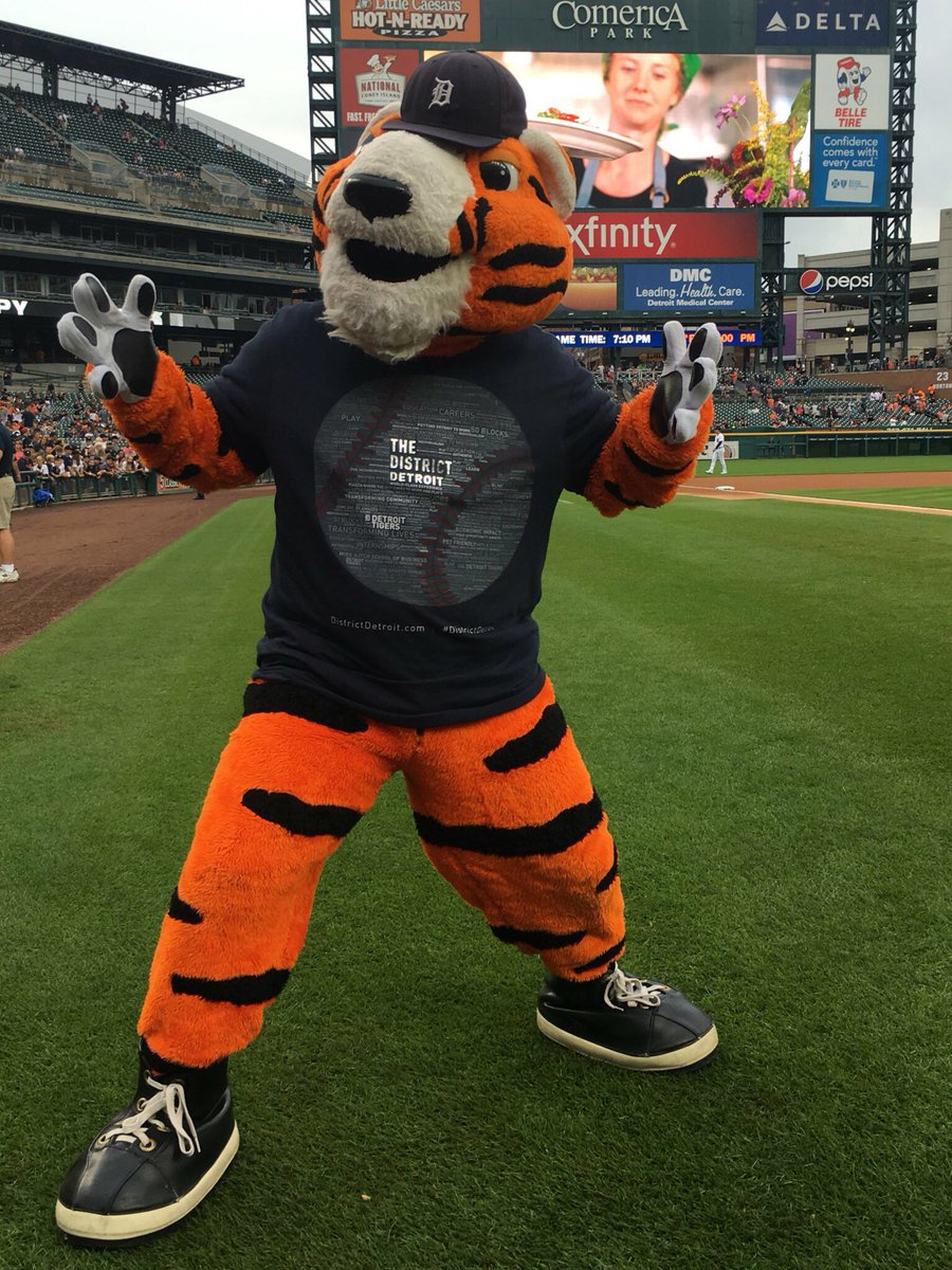 DistrictDetroit's tweet photo. 2016 📸 favorites - from @tigers to @LCA_Detroit to @IlitchBusiness and more https://t.co/LR8ogOY2lc https://t.co/uWqAxvQFyb