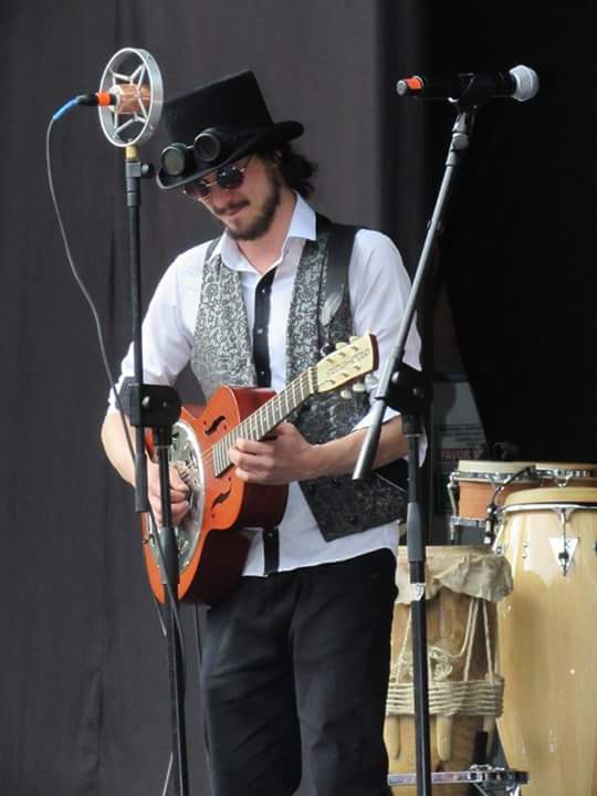 Congrats <a href="/Javoojeda/">Javier Ojeda</a> &amp; <a href="/BurningCaravan/">Burning Caravan</a> on the success of Las Historias de los Hombres. Best in 2017 from #Gretsch!