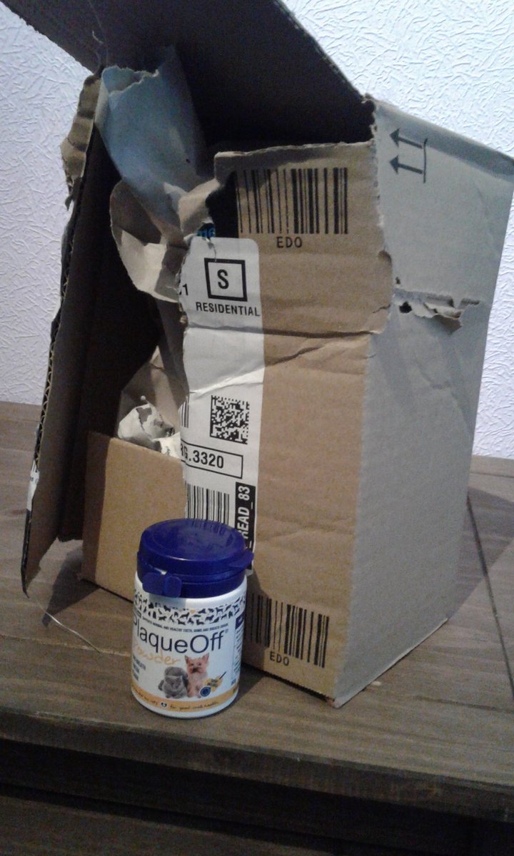 MadMich78's tweet photo. #Amazon,Why so much packaging for such a small item? https://t.co/mfZ5BbrU13