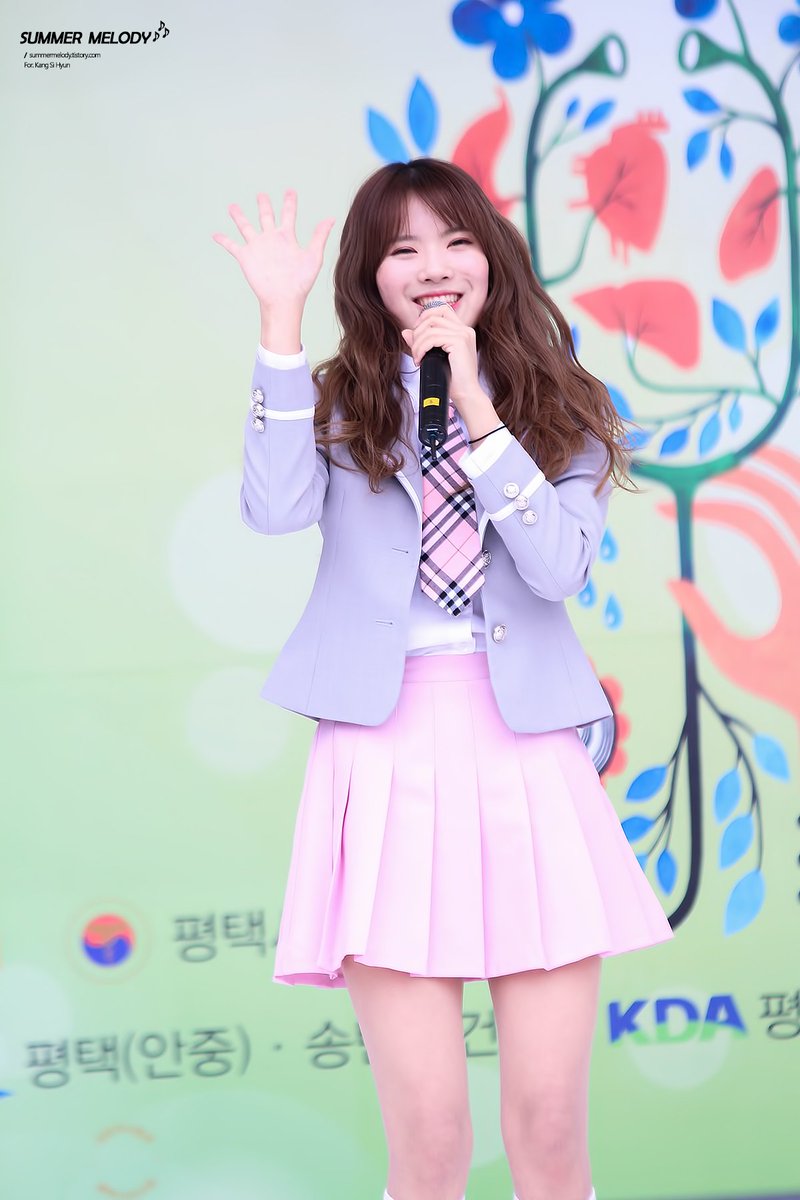 SUMMERMELODY_SH's tweet photo. 161016 평택 시민건강체험 축제 19 Pics UPDATE!
@officialomzm 시현아, 2016 년 진짜 수고했어. 새해 복 많이 받아!♥♥♥ #시현 #강시현 #올망졸망 #OMZM
(https://t.co/Ot4XOJqSo0) https://t.co/fLABtJIHVf