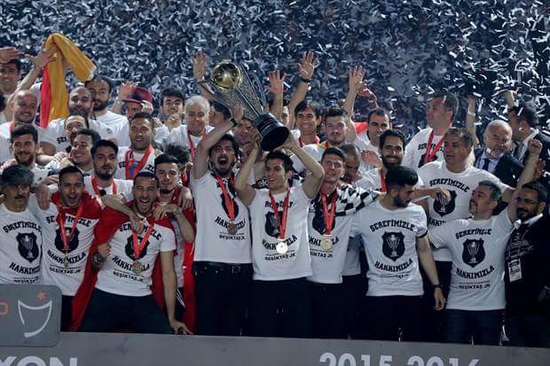 KirisHalil's tweet photo. Sampiyon Beşiktaş ❤💕 https://t.co/knFWsvXdN1