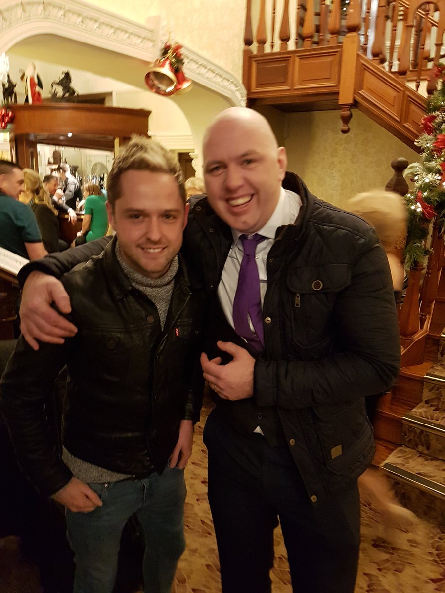 OLoanConnor's tweet photo. @derekryanmusic are you @iamNATHANCARTER ?? Great response... He wishes! https://t.co/7cWknUcNtl