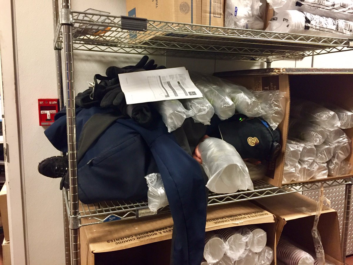 ohkayleesierra's tweet photo. Trying to escape the midday rush like @PaneraProblems_ @problems_panera @PaneraBProbs https://t.co/FkGDmbOEb1