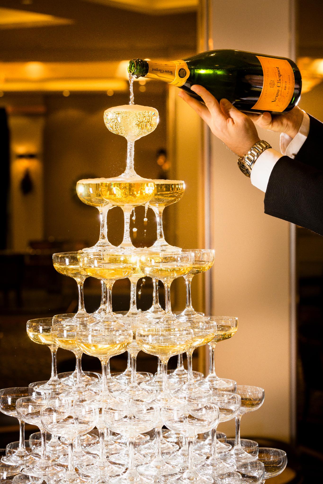 Cunard on Twitter: "We're seeing in #NYE2016 in true