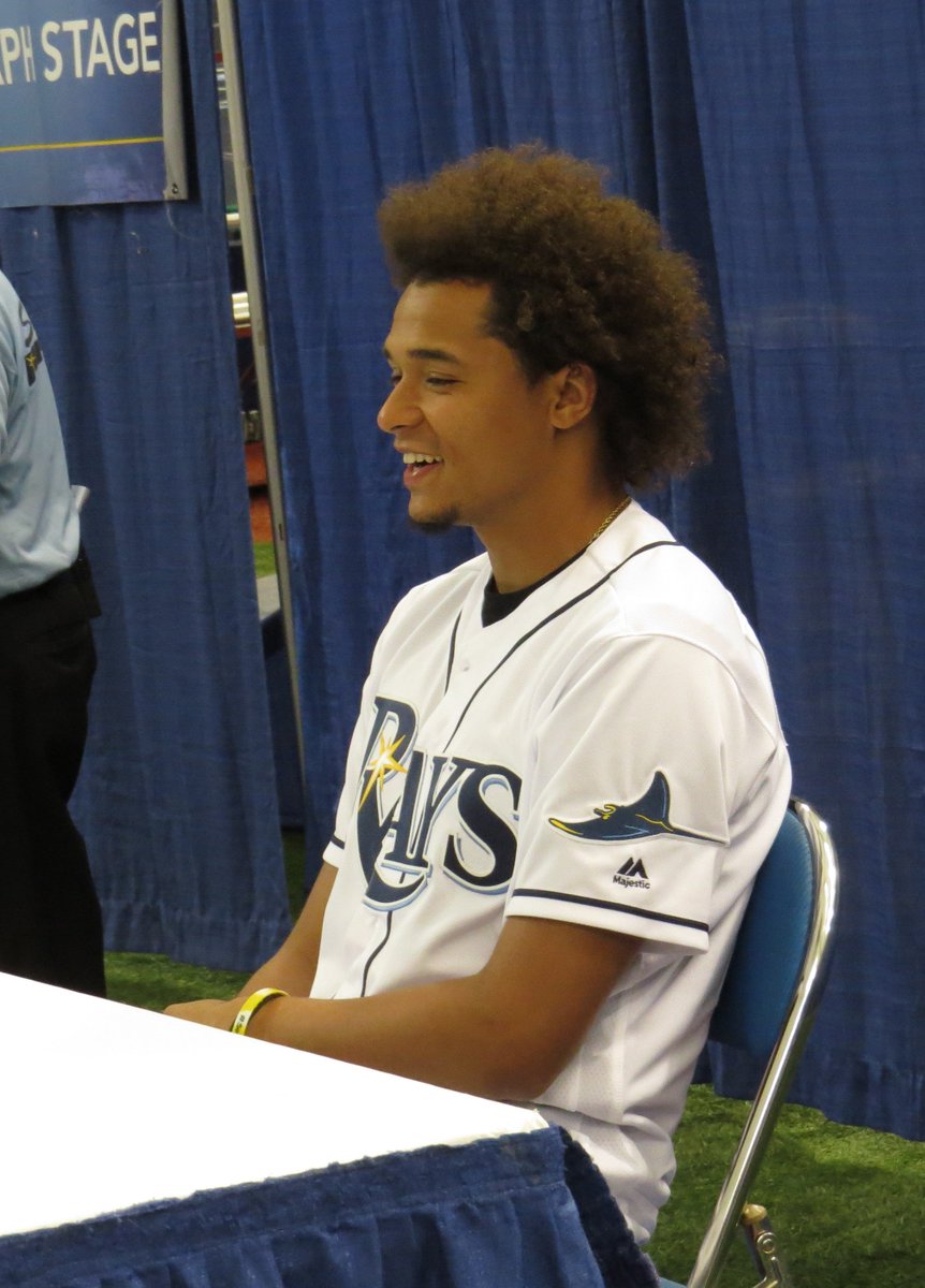 biggles14's tweet photo. Got to attend a real #fanfest! thank you @rays #baseball2016 I even met Steve Pearce, who was really nice. #NewBlueJay https://t.co/pyLOnr5EZv