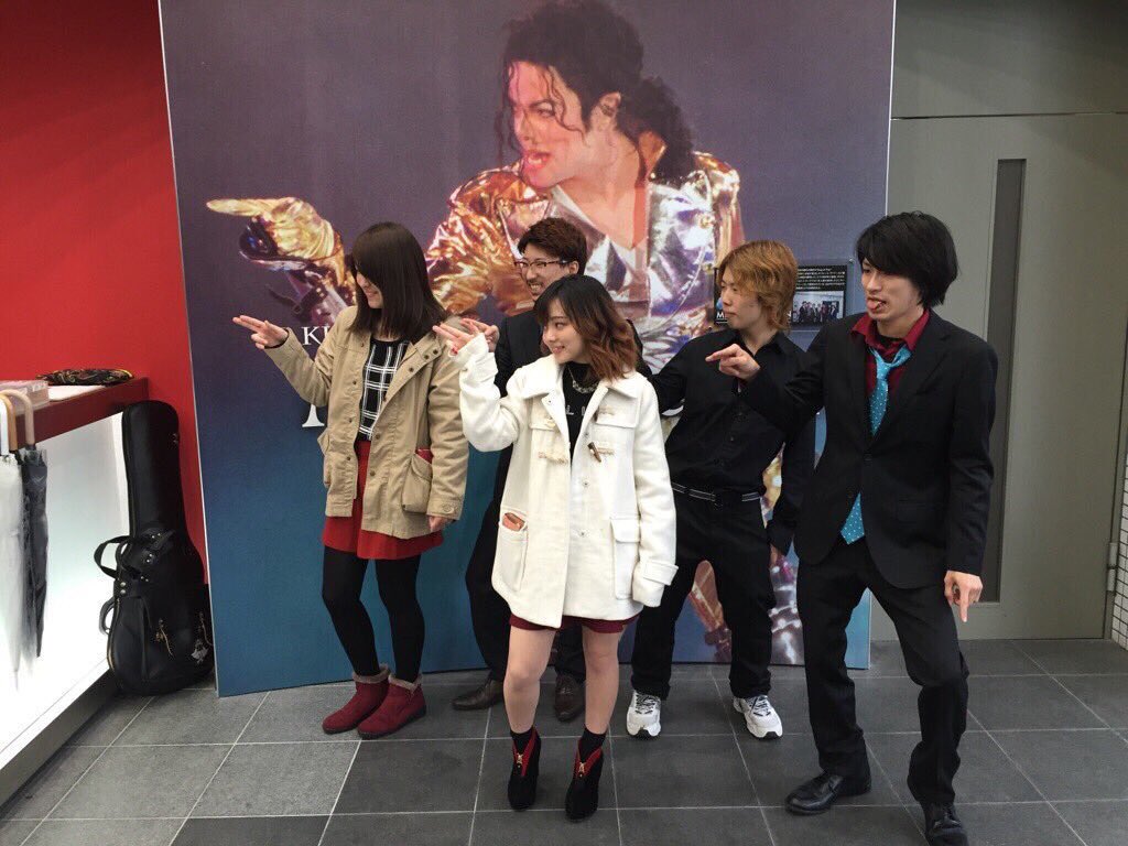 boxsound_oc's tweet photo. 皆さま！
あけましておめでとうございます！🎍
年末年始どのようにお過ごしでしょうか？☺️
2016年もたくさんの方々にお世話になりました🙇‍♀️2017年もまたいろいろな場所でたくさんの方々のお目にかかれますよう、メンバー5人で精進して参ります！是非とも見守って頂けたら嬉しいです https://t.co/Gqcbr2MWwW