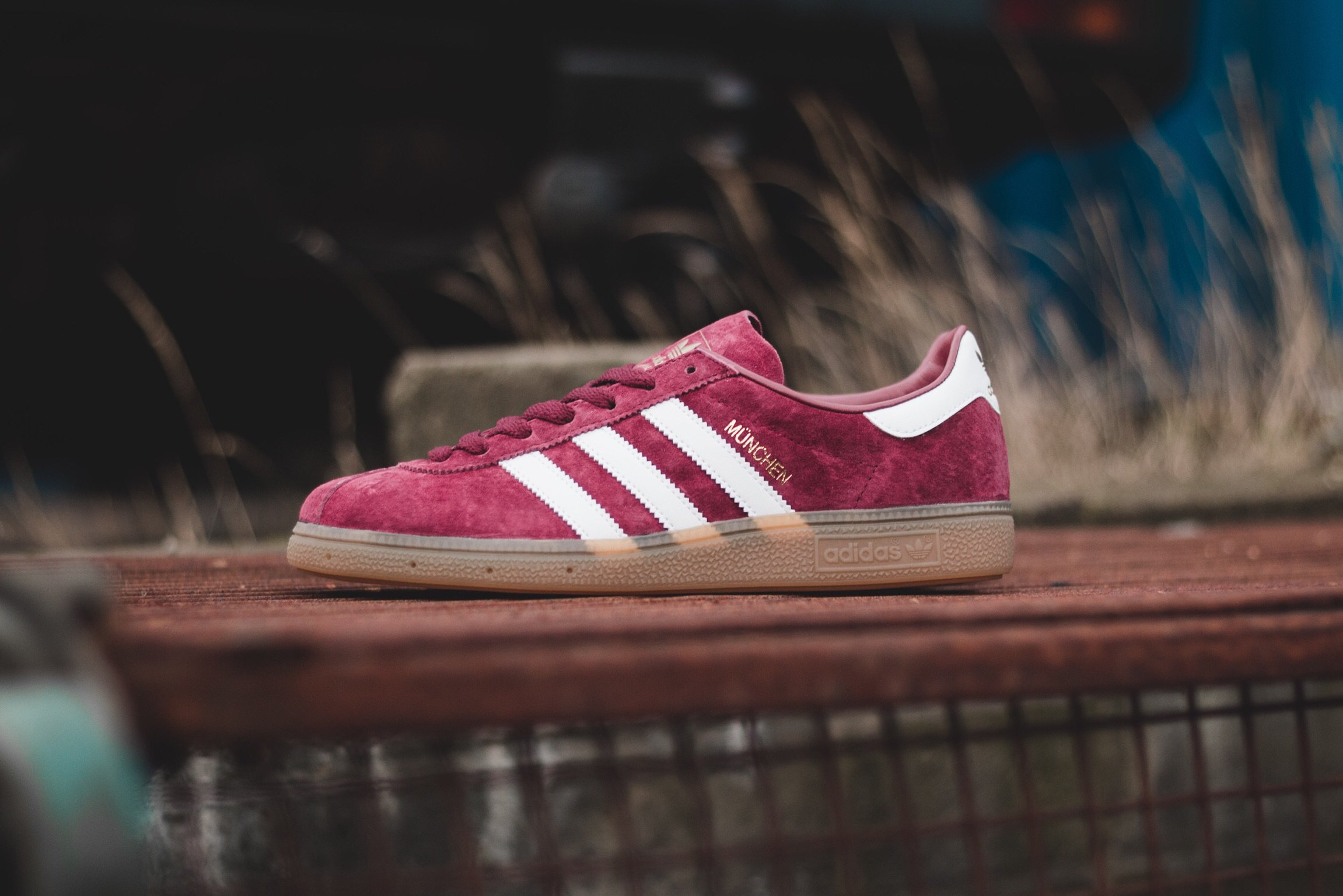 appel Vul in huisvrouw HANON on Twitter: "adidas Munchen “Burgundy” is available to buy ONLINE  now! #hanon #adidas #munchen https://t.co/kU6AigS00W  https://t.co/cEHZNsYMGN" / Twitter