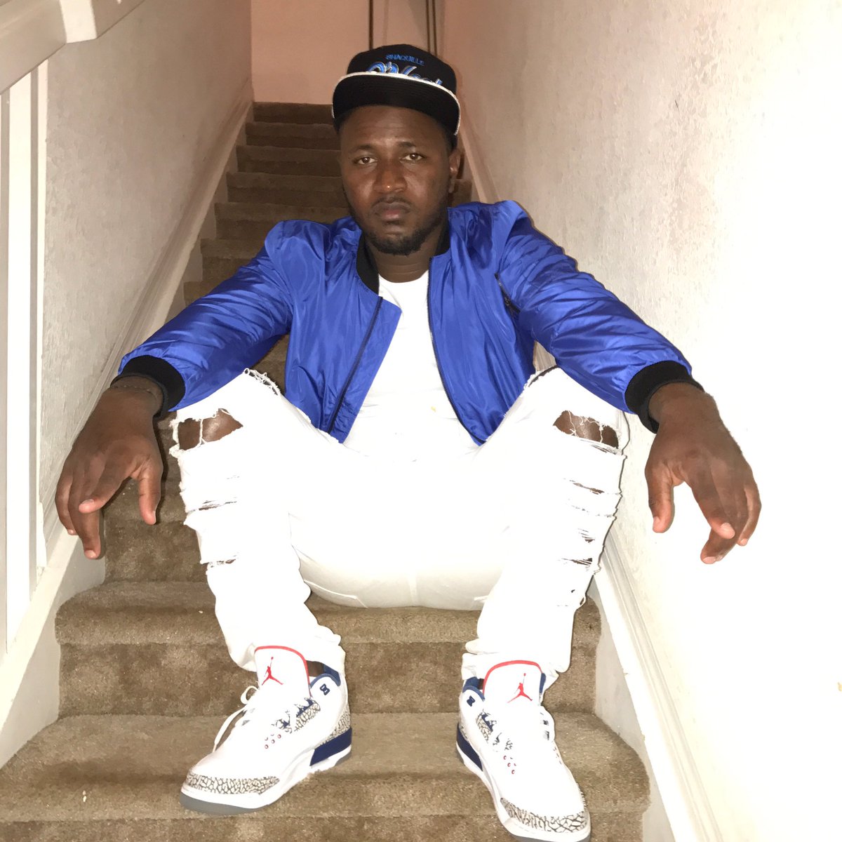 ShayonToney's tweet photo. It's money over bitches
No room for a skeezer💯 https://t.co/pqWwJKpwTU