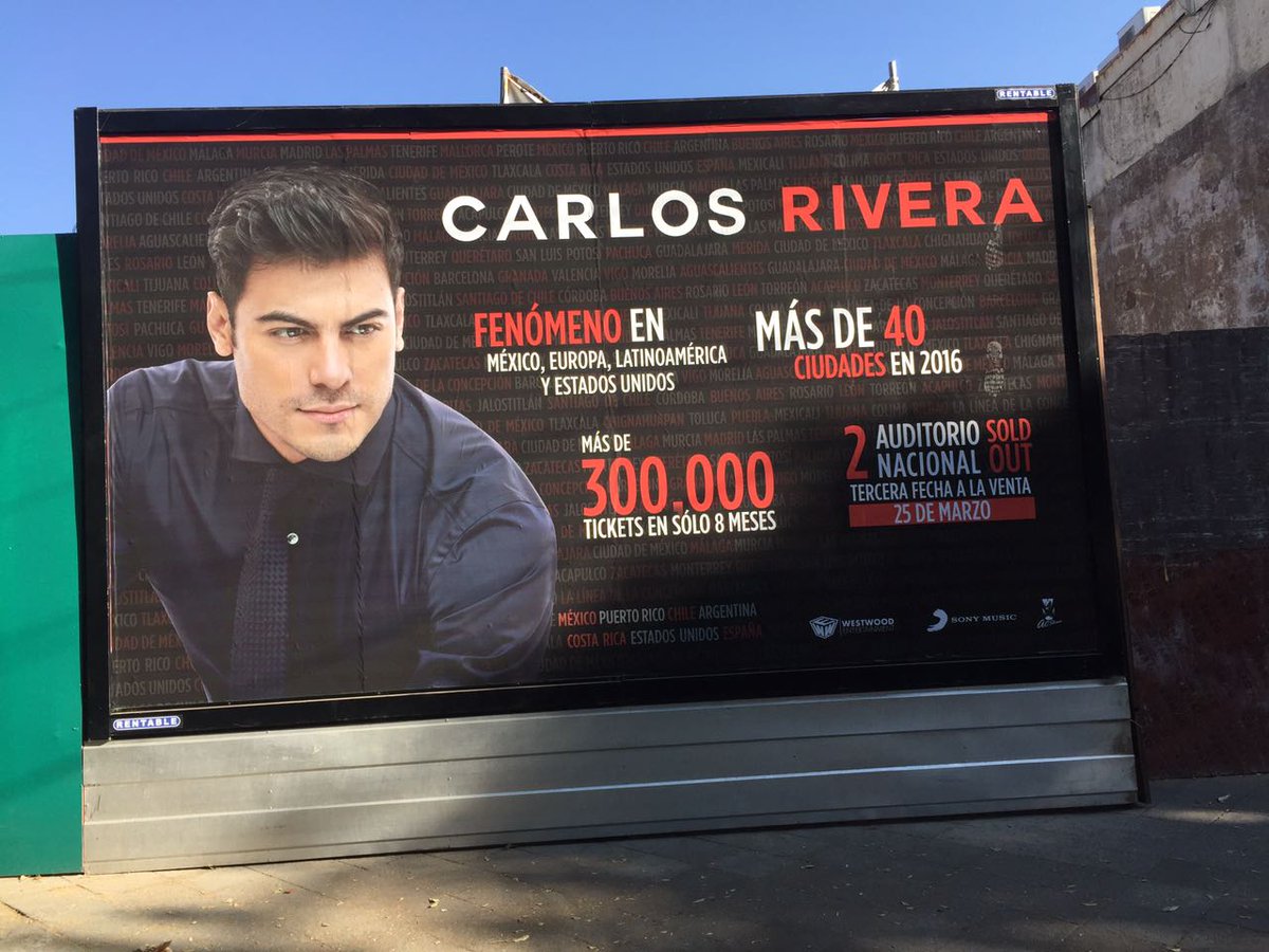 Fc_CarlosR_Col's tweet photo. Mientras tanto 🎵🎤 Por las calles de DF! Nuestro @_CarlosRivera 💜💜💜👌 grande Carlos!!! Te queremos!!! #CarlosRiveraEnColombia2017 https://t.co/DPF2nxCeRv