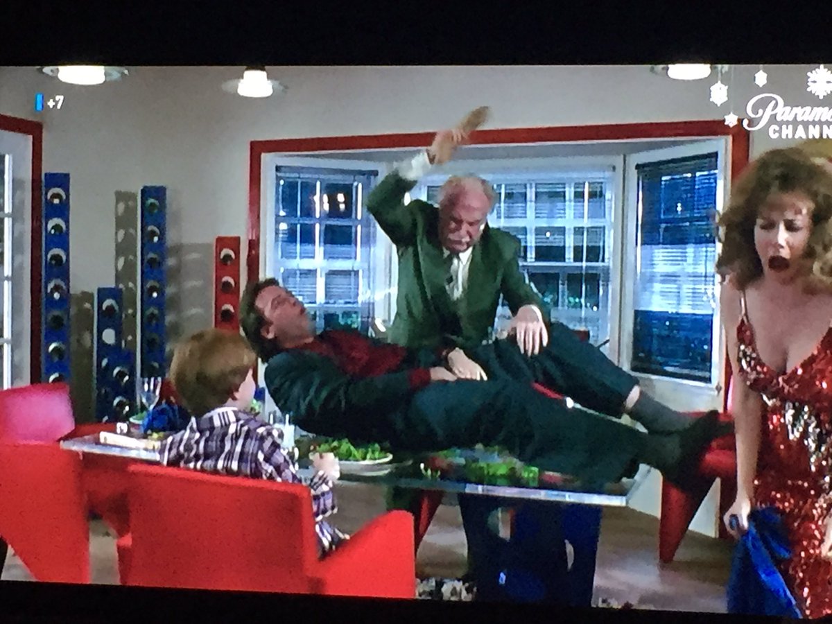 glotelo's tweet image. Este chico es un demonio 2 en Paramount Channel 😍😍😍😍.
La escena de las cucharachas JAJAJA #estechicoesundemonio2 @paramount_spain