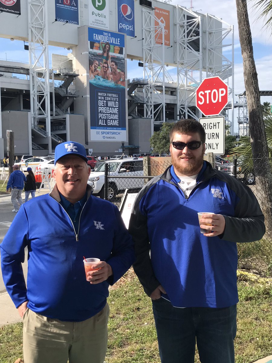 ddtky_dede's tweet photo. @taxslayerbowl https://t.co/LtBCcdCkPk