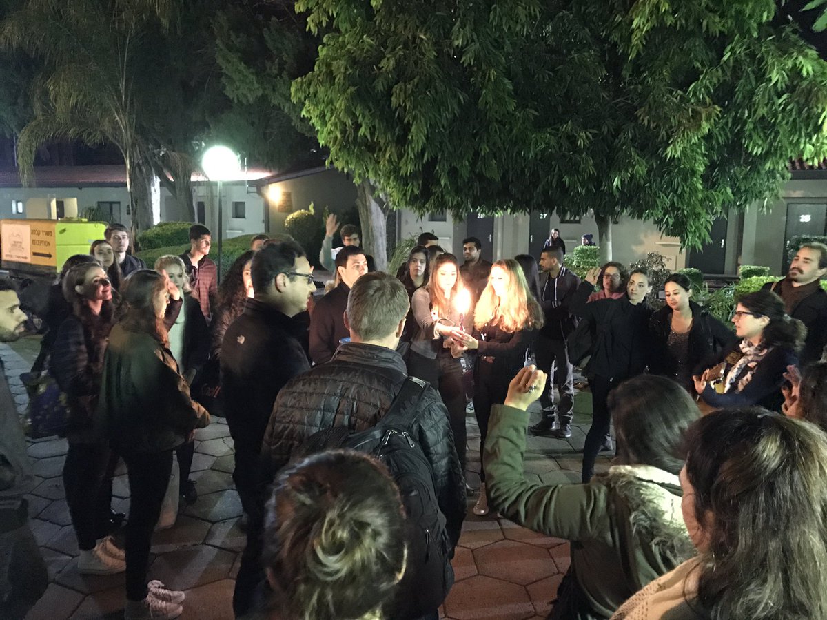 YTsuna's tweet image. Havdalah
Last night of Chanukah
Last day of the year
Ending it with a new family
#bus429 #birthright #shabbat @birthright @IsraelOutdoors