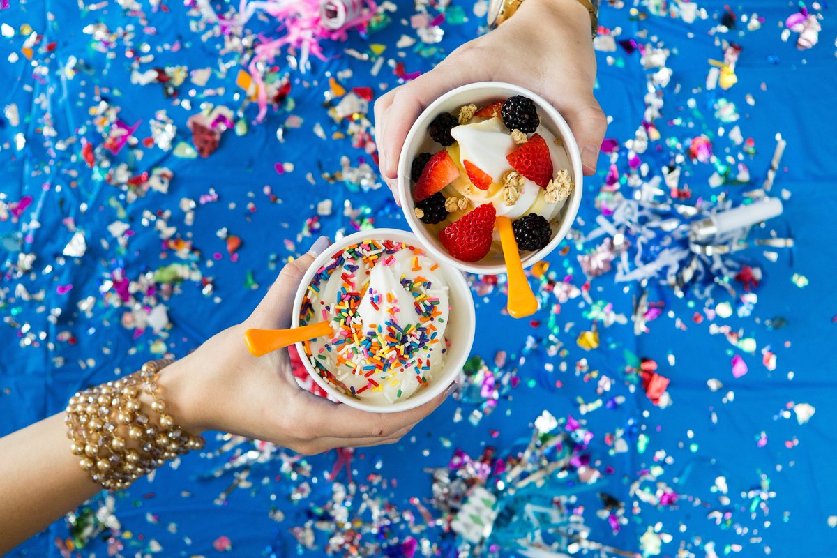 OrangeLeafSTNY's tweet photo. Happy New Year from the Orange Leaf Horseheads Family! Wishing you all a Sweet and Orange 2017! #BeOrange #crushit #nye2016 https://t.co/ExKFbQcwFH