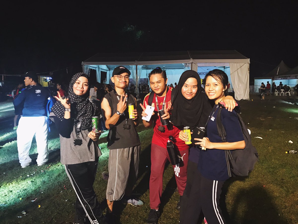 anuarnazir's tweet photo. celebrated new year while running ๐ Happy New Year guys ๐ #RFYLmy https://t.co/NLPPRinhpZ