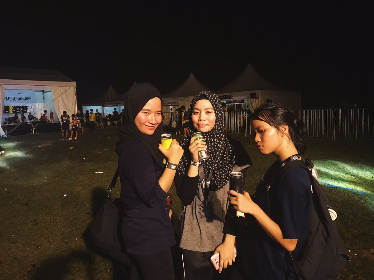 anuarnazir's tweet photo. celebrated new year while running ๐ Happy New Year guys ๐ #RFYLmy https://t.co/NLPPRinhpZ