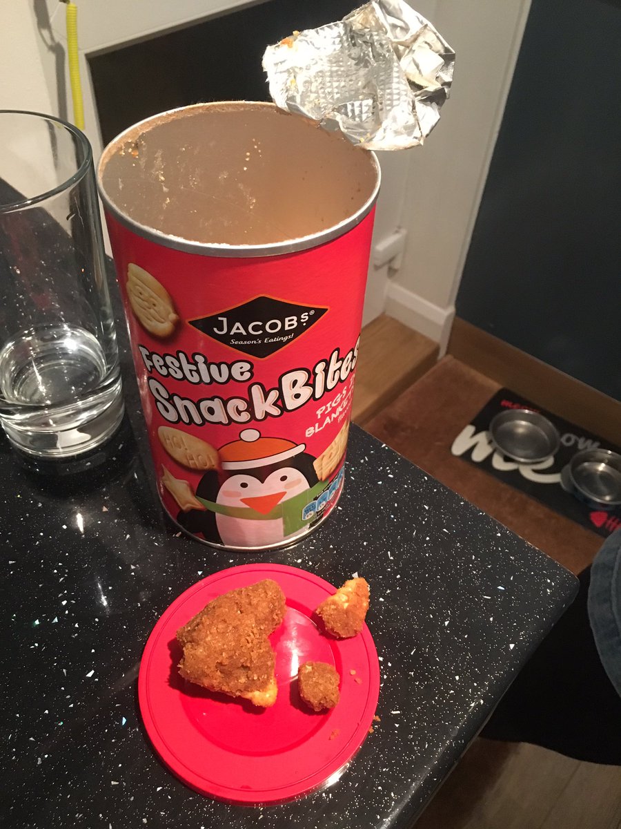 bethanforskitt's tweet photo. @JacobsSnacks Thankyou Jacobs for the big surprise in your 'Festive snack bites disgusting! https://t.co/vUlHhwOxLx