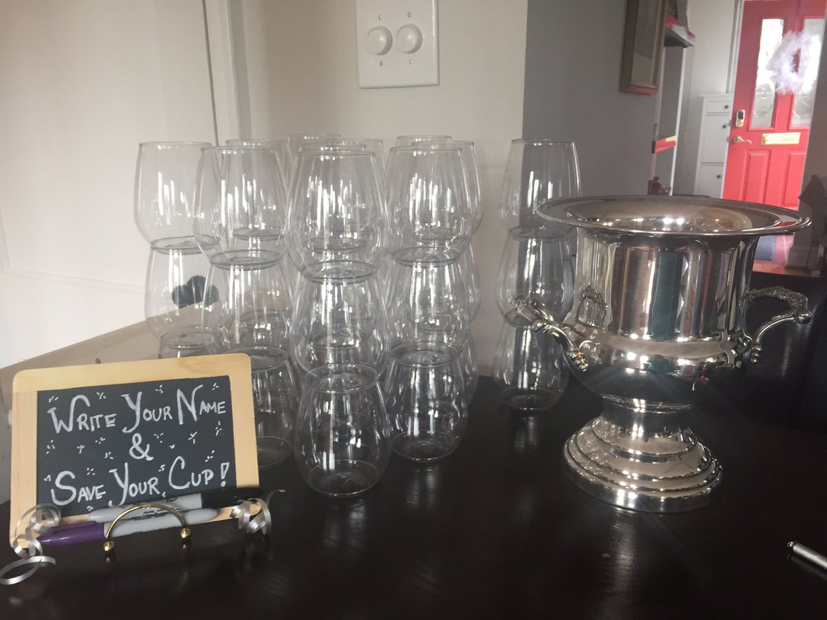 me_knew's tweet photo. #Tossware tumblers set a party up nicely! https://t.co/UHZI2ZTp8z https://t.co/qQ7fnPbdVs