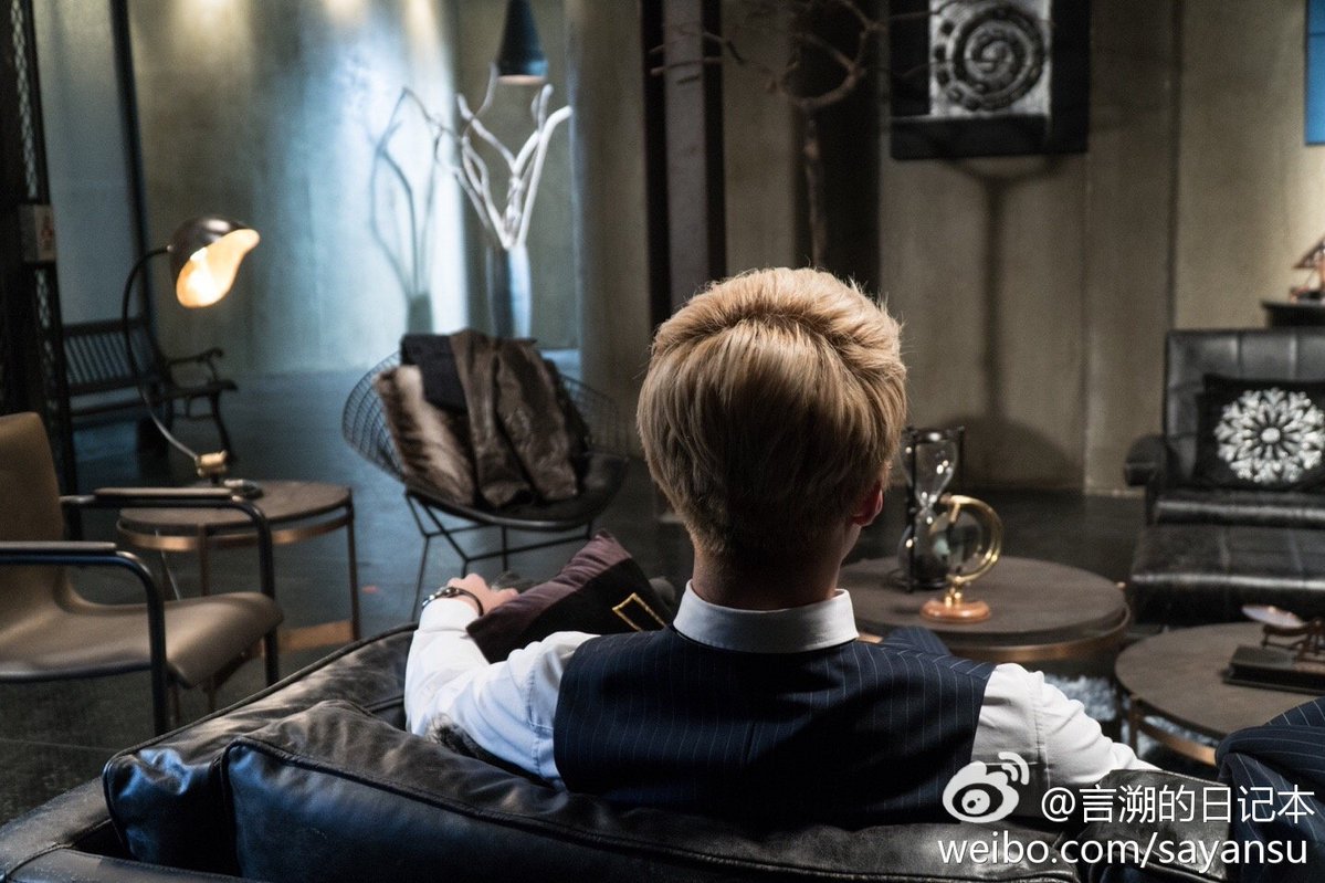 EXOGlobal's tweet photo. [TRANS] 170101 言溯的日记本 Weibo Update - Sehun
"This lonely and beautiful planet where I'm located, this moment adds 1 more year to it" https://t.co/voDUU76pjv