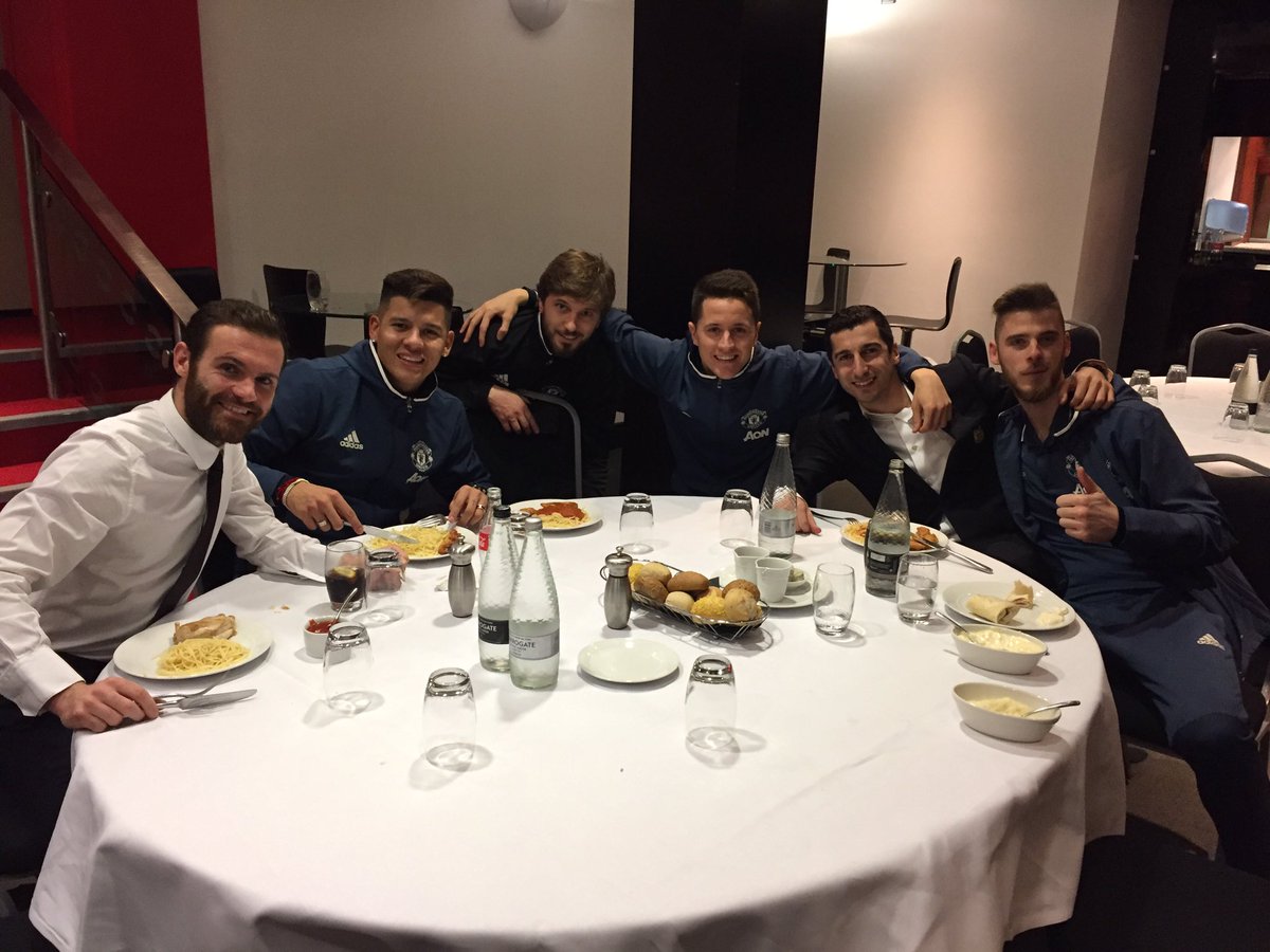 Ander Herrera (@anderherrera) on Twitter photo The best way to finish 2016 , great win lads ! Now is time to take some energy for Monday 🔴⚽️🔴⚽️ <a href="/ManUtd/">Manchester United</a> The best way to finish 2016 , great win lads ! Now is time to take some energy for Monday 🔴⚽️🔴⚽️ <a href="/ManUtd/">Manchester United</a>