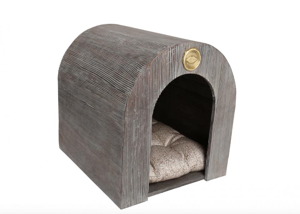 ForbesLife's tweet photo. Is this $2,500 @kellywearstler doghouse worth it? https://t.co/9dZEiXvjNW https://t.co/uBwU1wIb2A