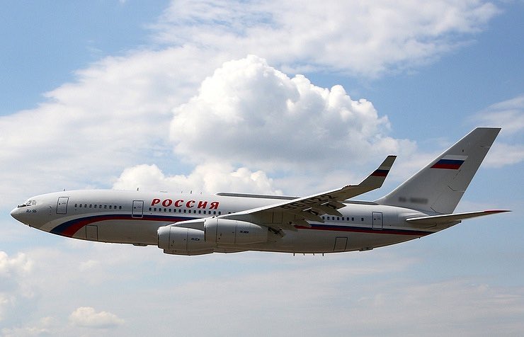 АНУ-аас 72 цагт багтаж гарах 35 дипломат ажилтан тэдний гэр бүлийн 96 гишүүнийг авахаар В.Путин тусгай онгоц Вашингтон руу илгээжээ.