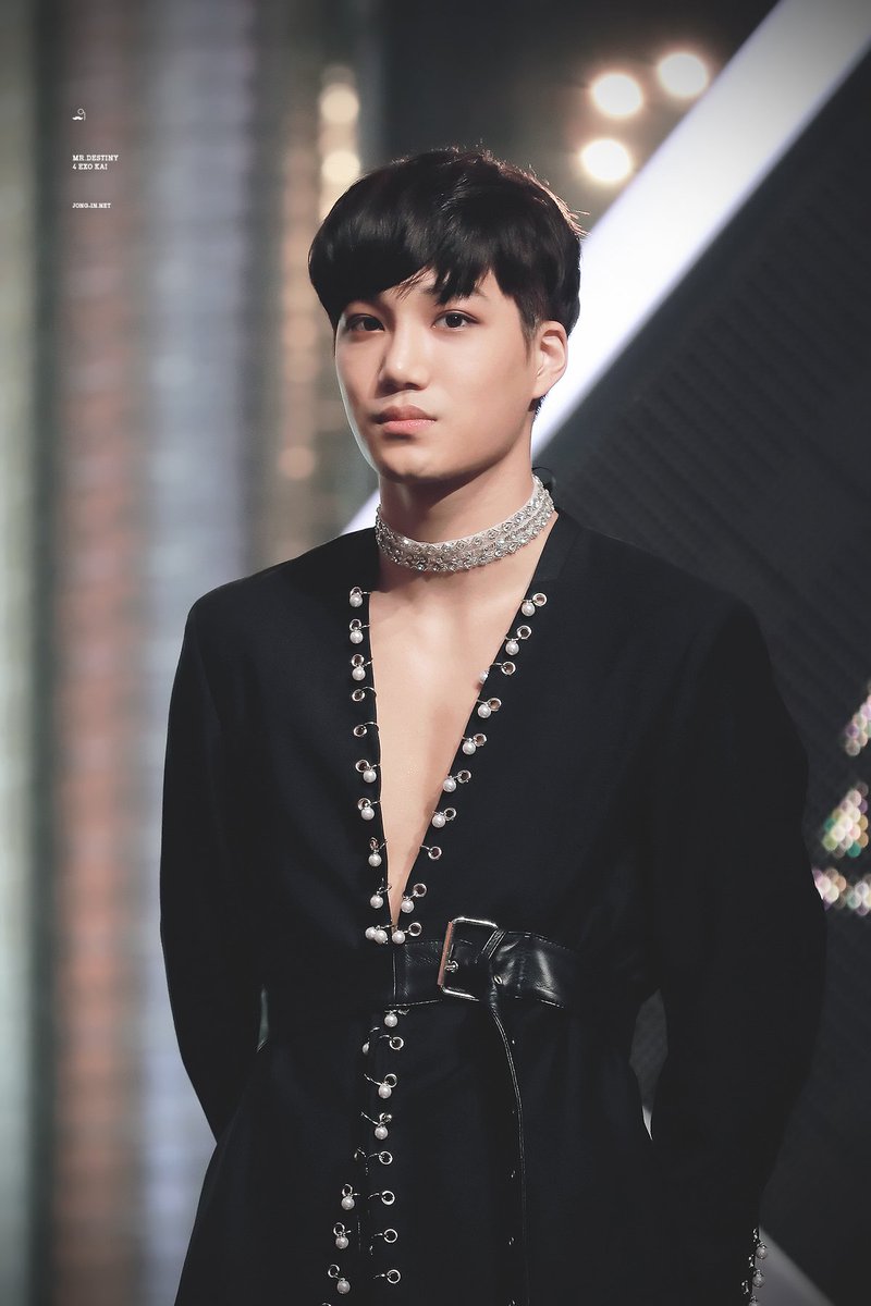 kimjipics's tweet photo. LOOK AT THIS MAN!! HE IS SO BEAUTIFUL I LOVE HIM SO MUCH 😣😣😣 https://t.co/gt2cdH03ck