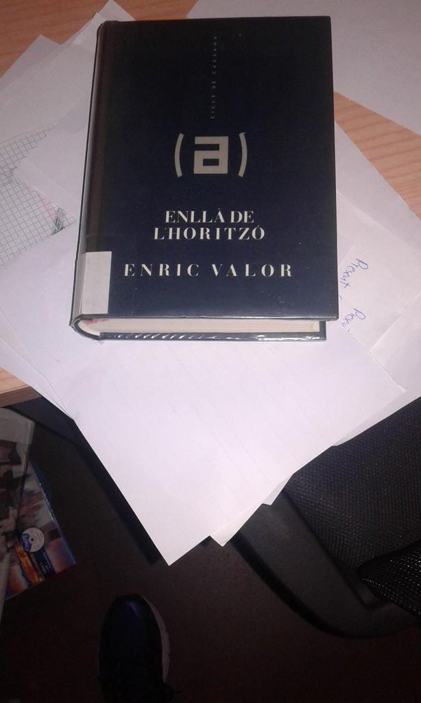 TrailerALAQUAS's tweet image. #CECVContemLecturaAVL
En quin format l&apos;haveu llegit?
En format paper, el de tota la vida.