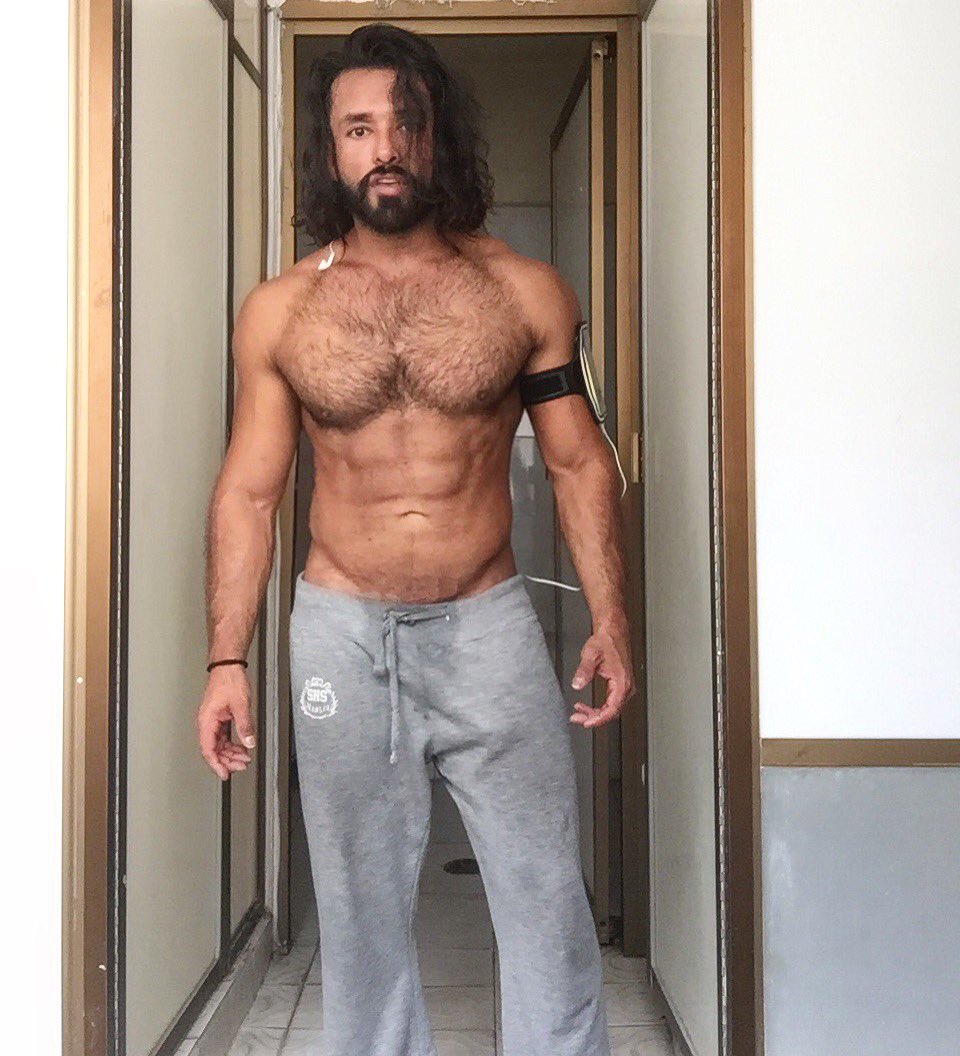 FELIPEBELTRAN1's tweet photo. Gym time !!! #greypants #workout #SeTermino2016 #cerrandoelaño #greypantschallenge https://t.co/yGd5I3x60v