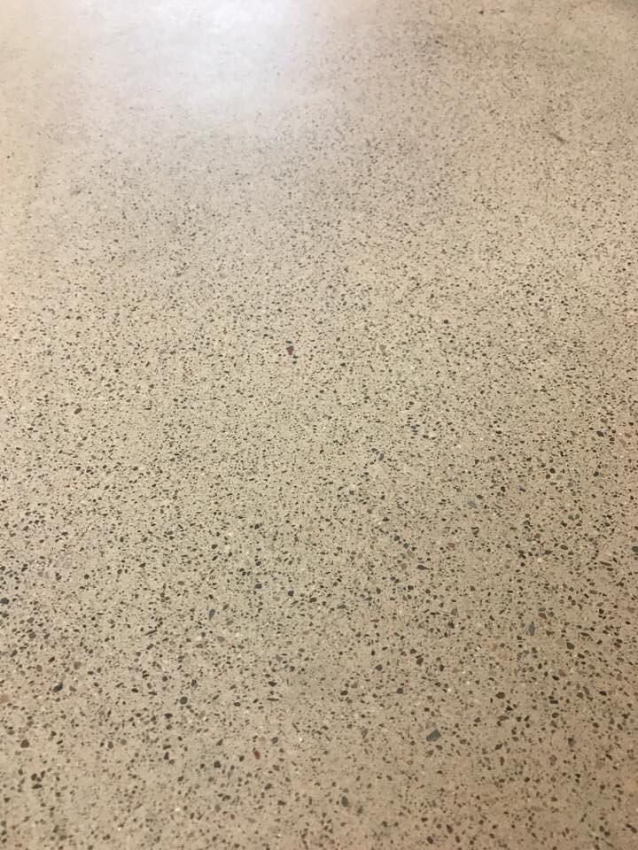 diamsols's tweet photo. Ponçage béton dans les bureau d'un atelier d'architecture,finition mate. https://t.co/SbPXLjV05n