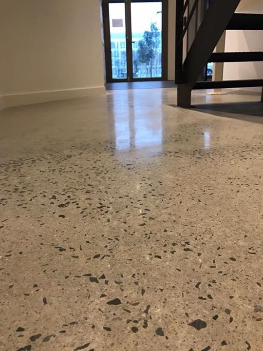 diamsols's tweet photo. Ponçage / polissage béton dans les bureaux d'un cabinet comptable à Rennes (300m2) https://t.co/kQc8Bo6hVA