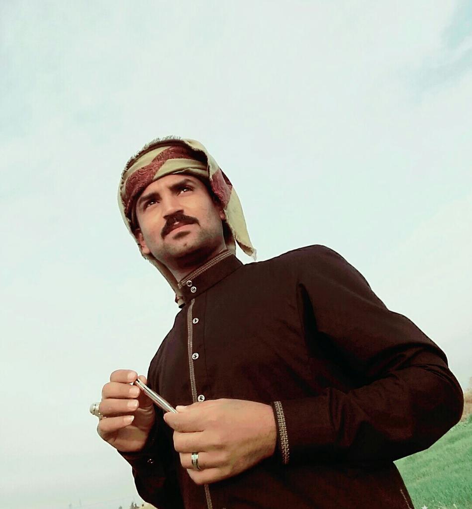 اخوتي و أصدقائي

#كل_عام_و_أنتم_بخير

 يارب تكون سنة مليئة بالافراح