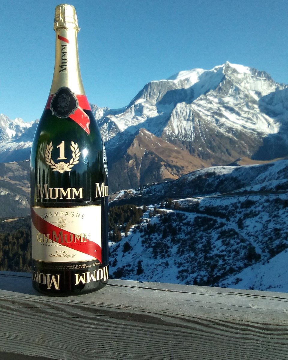 guidedechamonix's tweet photo. Happy New Year Everyone!!! https://t.co/6QPCQjVbmP