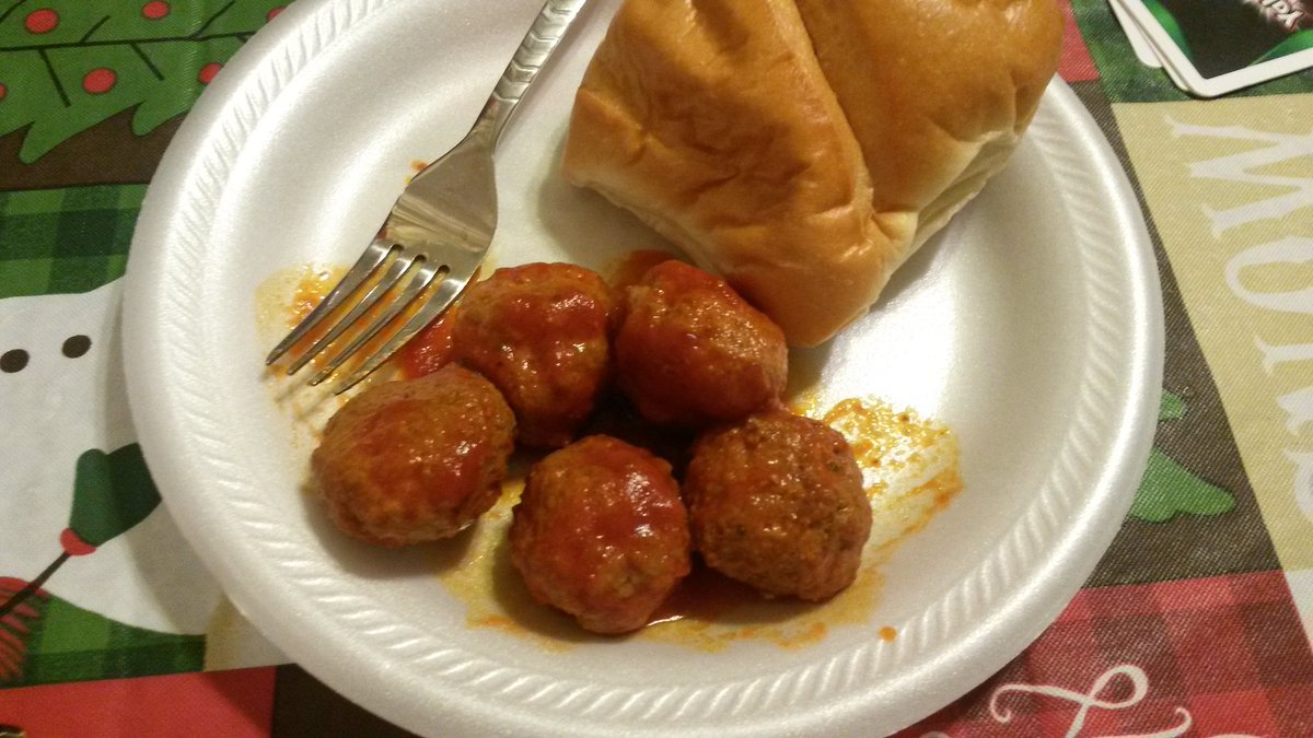 ChuckieChk's tweet image. New years eve food ... balls of meat! #NewYearsEve #ballsofmeat #2017 #Goodbye2016