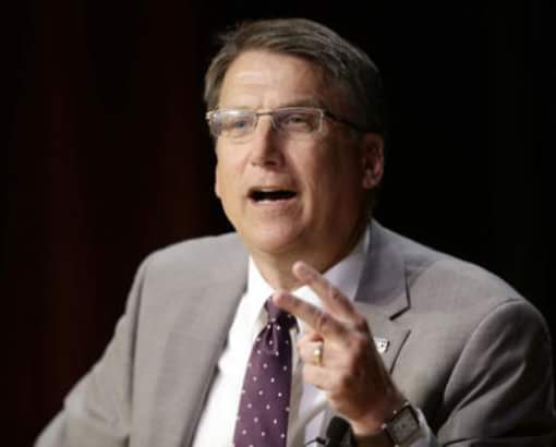 Outgoing N.C. Gov. McCrory: Politics prevented ‘bathroom bill’ re... oximity.com/article/Outgoi… by <a href="/lgbtqnation/">LGBTQ Nation</a> #LGBT