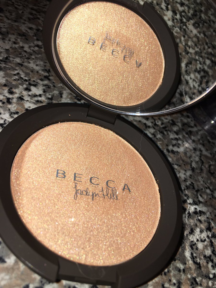 olivia13anne's tweet photo. finally welcoming this beauty to the family💜🥂 @Jaclynhill #champagnepop #defineyourlight https://t.co/2AlMbzrwhM