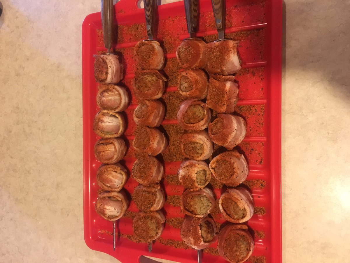 cnote_72's tweet photo. 26 meatballs, 28 pieces of bacon. #NewYearsEve is starting off good. Made #moinks on the @KamadoJoe for @NancyHanks3 party https://t.co/IuotWEAXCq