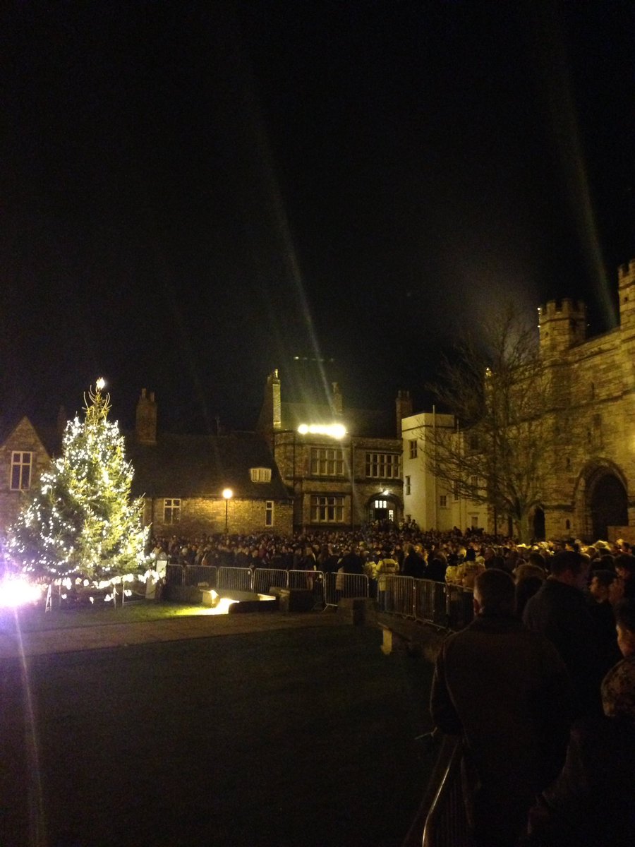 DistillerDad's tweet photo. The west front of @LincsCathedral was crying out for a live band to bring in the new year. @Lincoln_BIG @visitlincoln #BailgateGuild https://t.co/m8uz9Ej7cJ