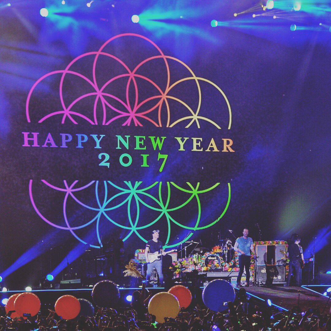 coldplay's tweet photo. All the best folks! R42 #ColdplayAbuDhabi https://t.co/EYXbyjIVN6