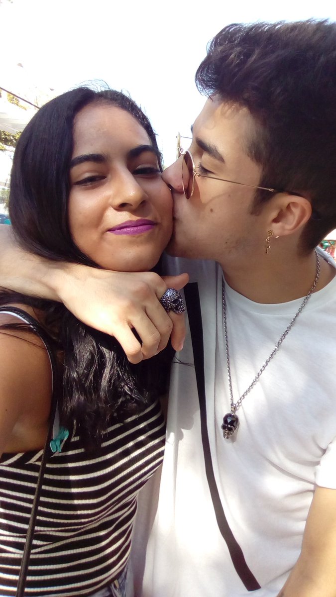 maferjules_'s tweet photo. Ya me había rendido, creí que nunca lo iba a conocer y miren? Después de tres años aquí esto contigo @mariobautista_ https://t.co/IiwtOw8waL