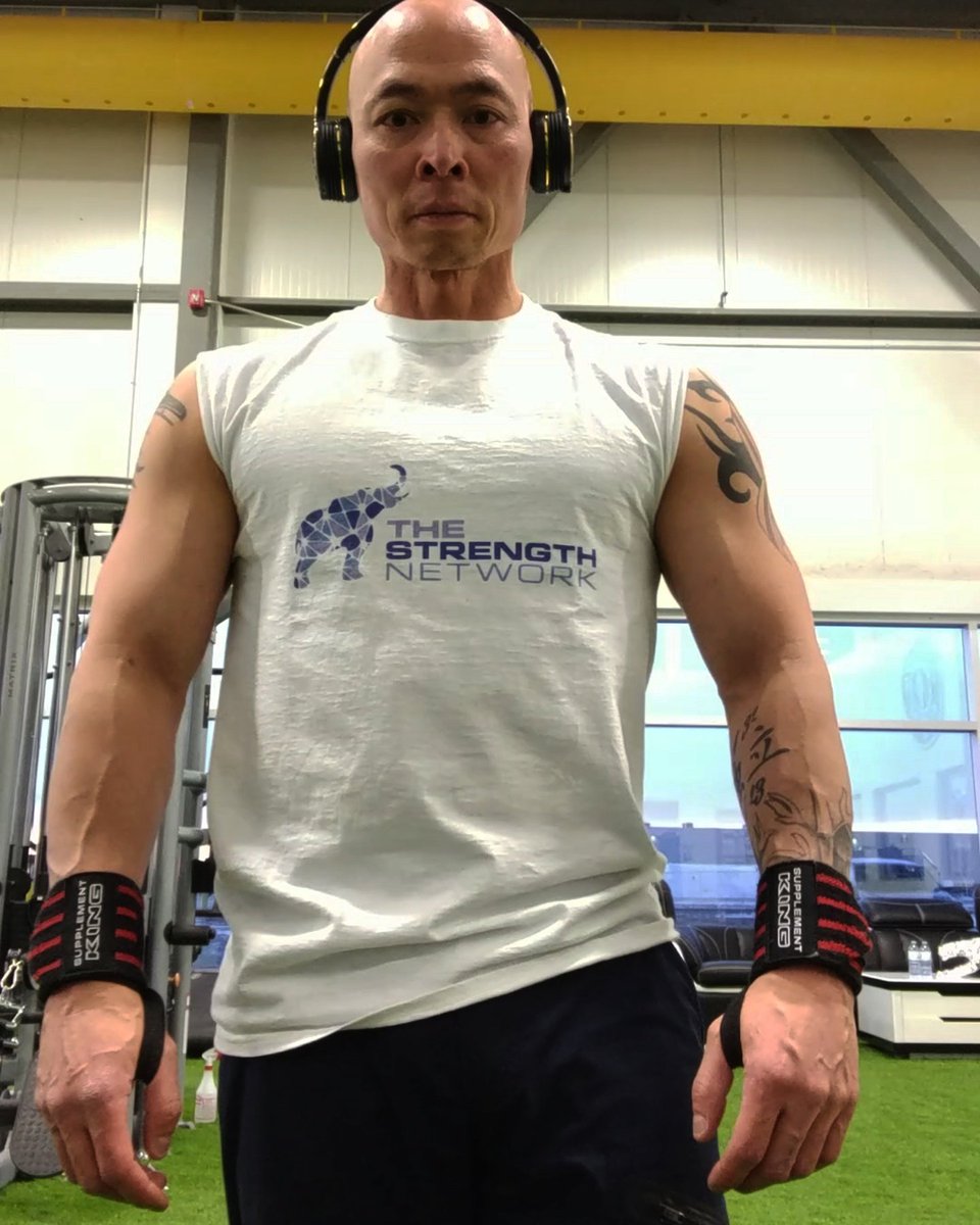 Rocket_Fitness1's tweet photo. #HNY ! π Be safe ringing in #2017. If you're drinking make sure you find a safe ride tonight #fitfamily #thestrengthnetwork https://t.co/1NMETLOocy