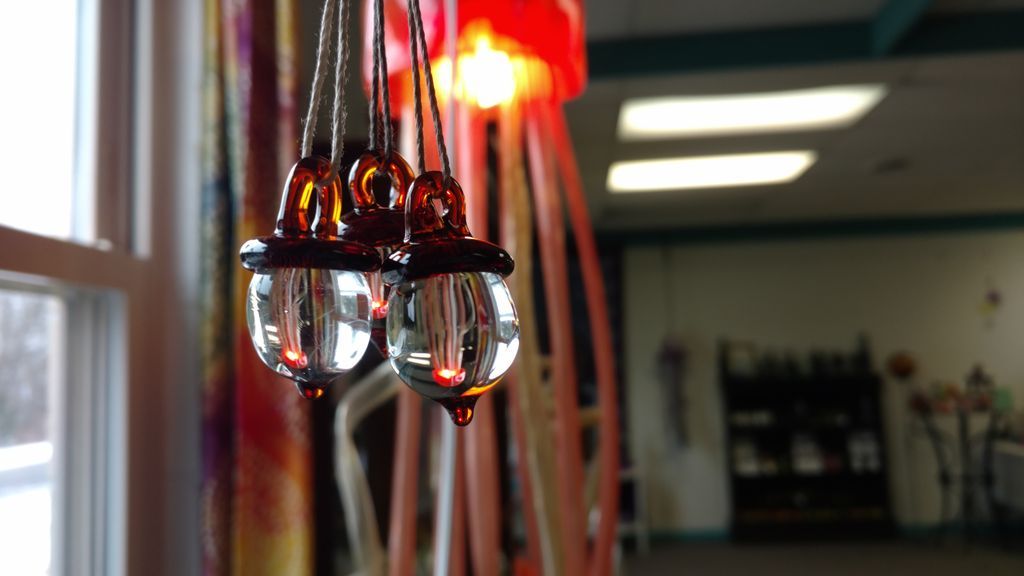 TerrapinGlass's tweet photo. These tiny acorns are flying off the shelves!! <4 https://t.co/Zl1rkzw7O3