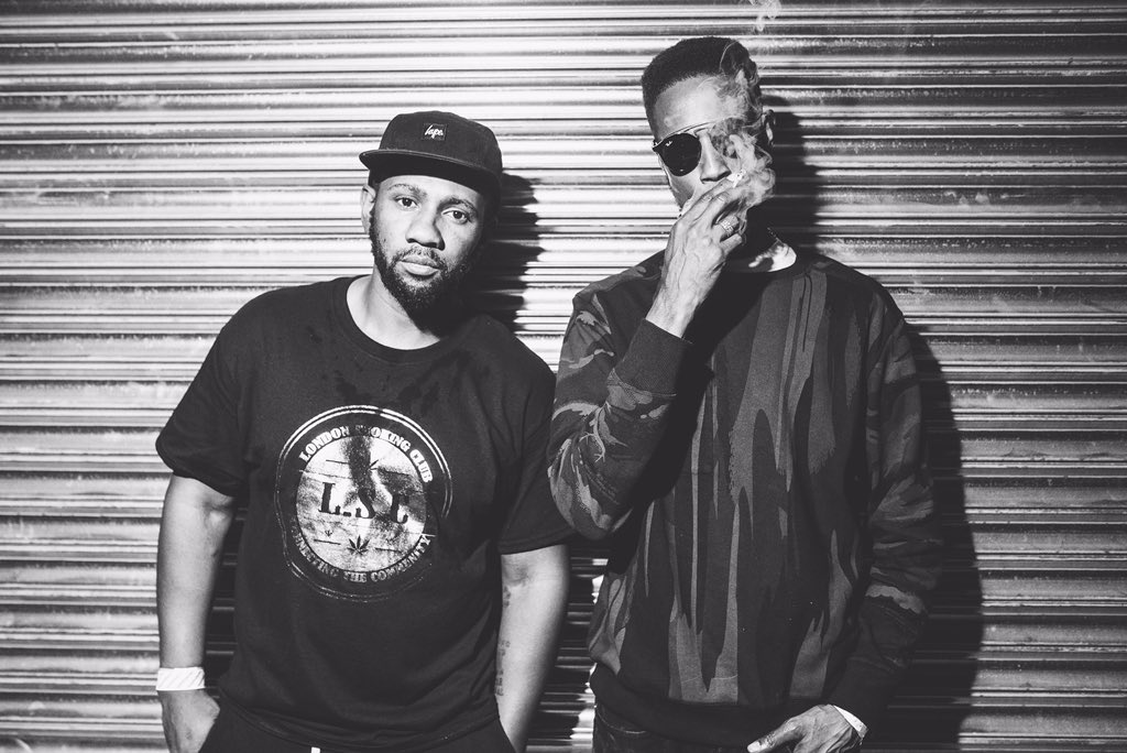 DDoubleE7's tweet photo. It's 05.00 and I'm In the airport wid @Footsie about to fly from Perth to Sidney sending a Happy new year to everyone  🌎🎊🎉🎉🎉🍾💥 #2017 https://t.co/VsMyRQU89J