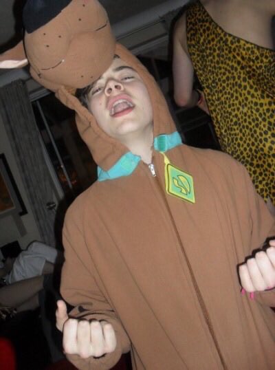 1dflashbackss's tweet photo. Harry wore a s scooby-doo costume https://t.co/AXOHUPw6hB